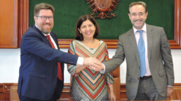 Firma convenio variante costera Mojácar